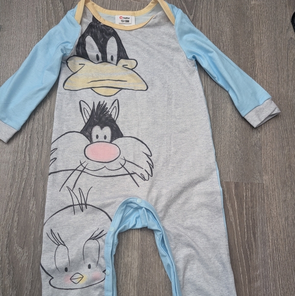 12-18mo looney tunes onesie - Picture 2 of 4